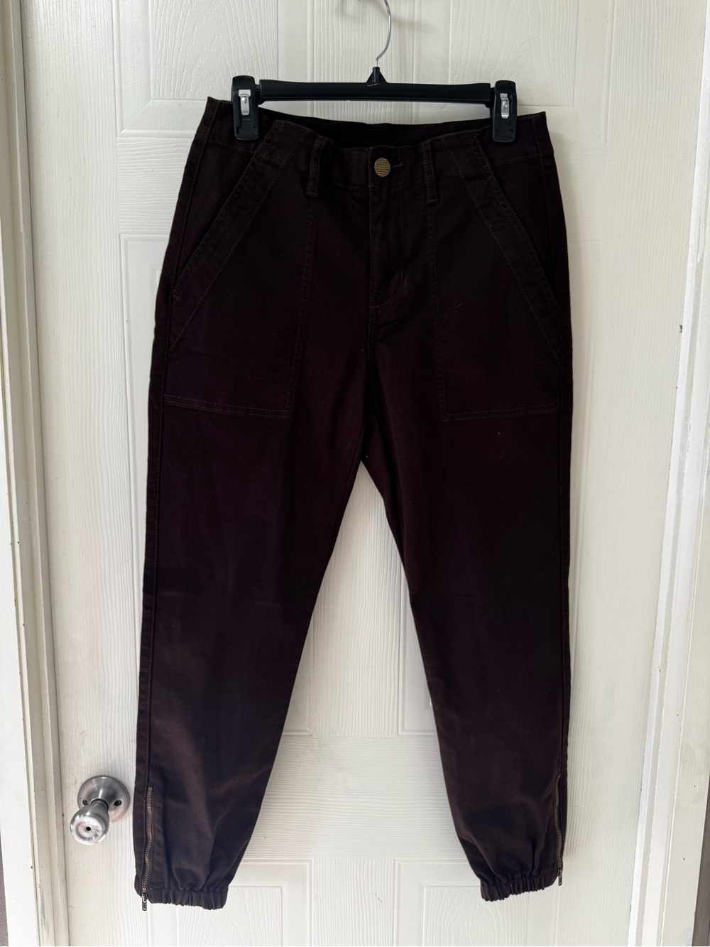CAbi women Jogger Pants in Dark Brown